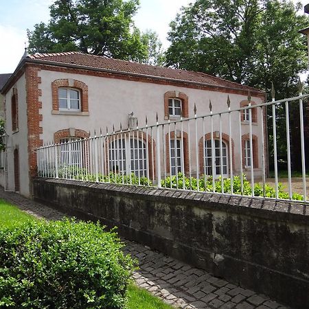 Chateau Mesny Gite Au Fil Des Pages Vic-sur-Seille المظهر الخارجي الصورة